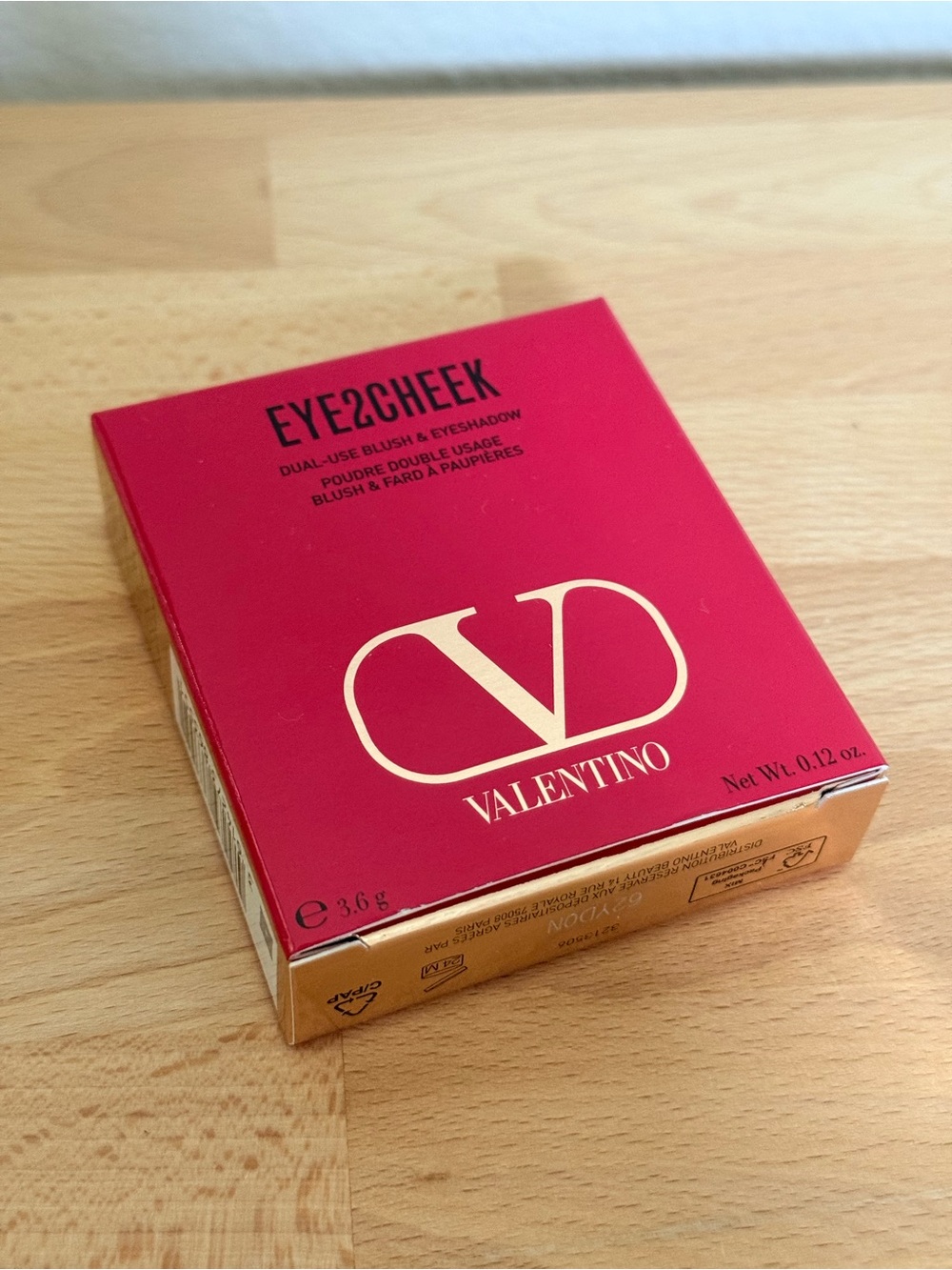Valentino EYE2CHEEK Dual-Use Blush & Eyeshadow- 12 Bright Dream - Picture 6 of 7
